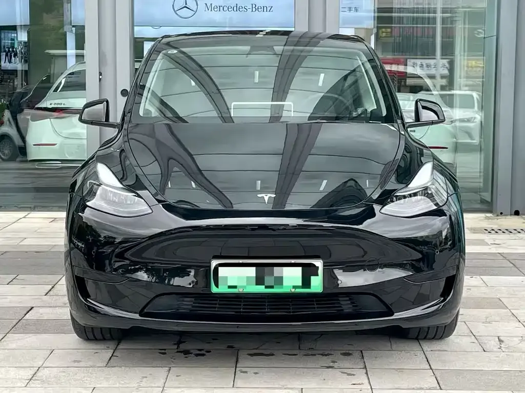 Tesla Model Y — фото 6