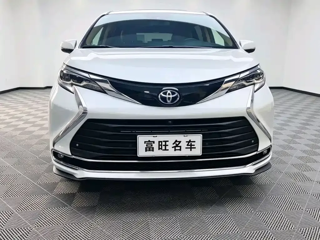 Toyota Sienna — фото 8