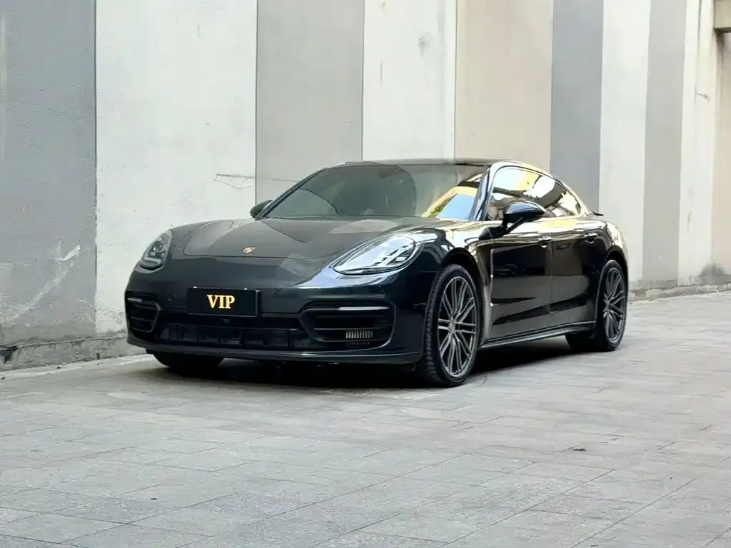 Porsche Panamera — фото 1
