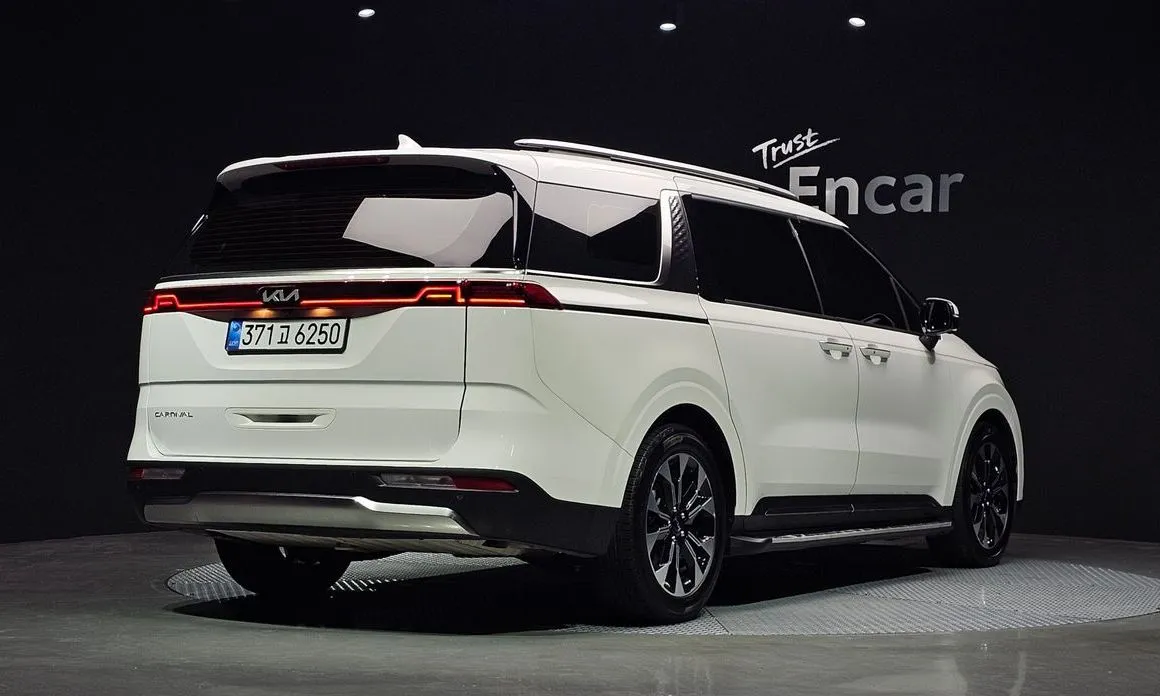 Kia Carnival — фото 2