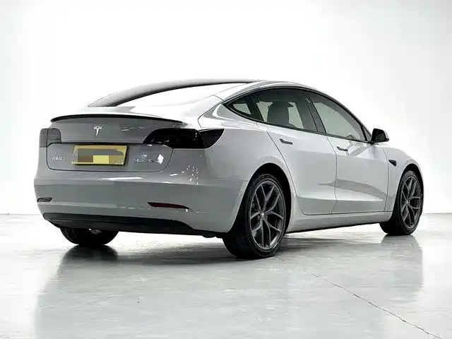 Tesla Model 3 — фото 6