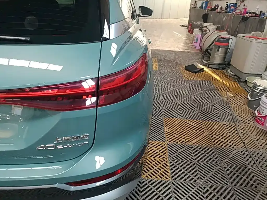 Audi Q5 e-tron — фото 10