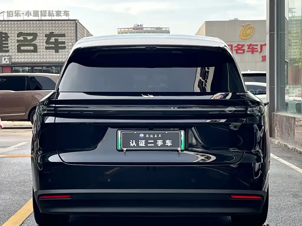 Li Auto i8 — фото 6