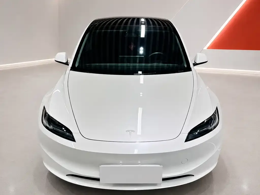Tesla Model 3 — фото 6