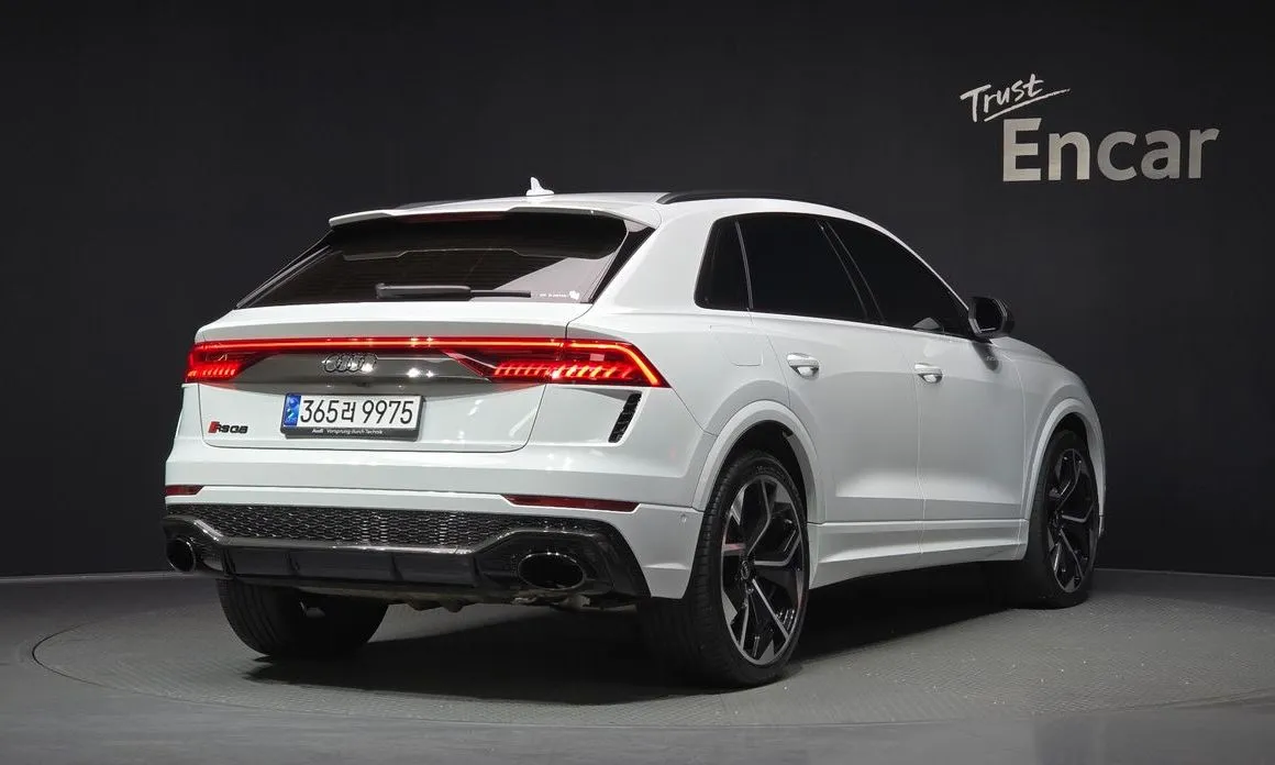 Audi RSQ8 — фото 6