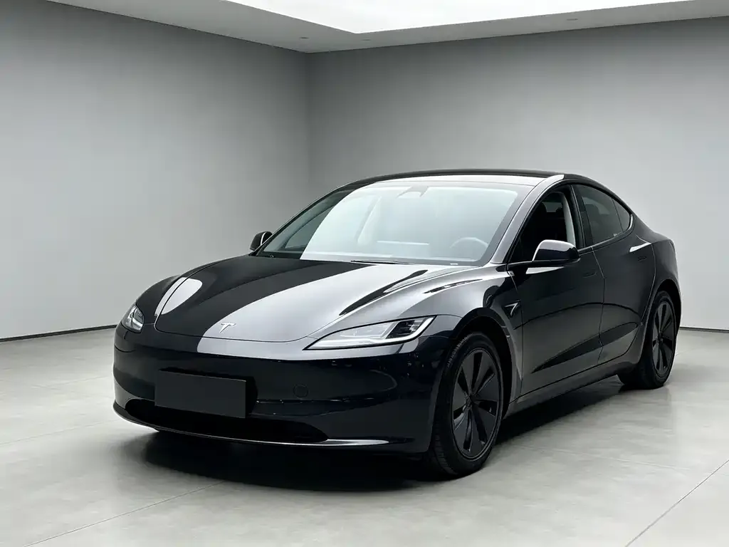 Tesla Model 3 — фото 1
