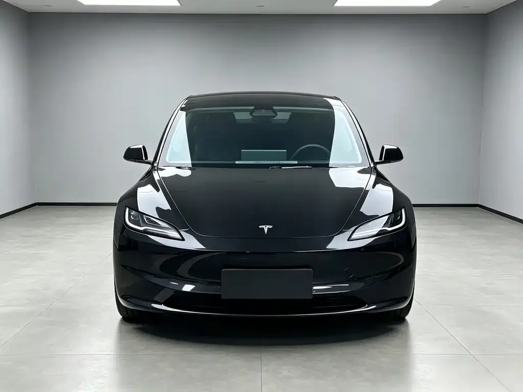 Tesla Model 3 — фото 3