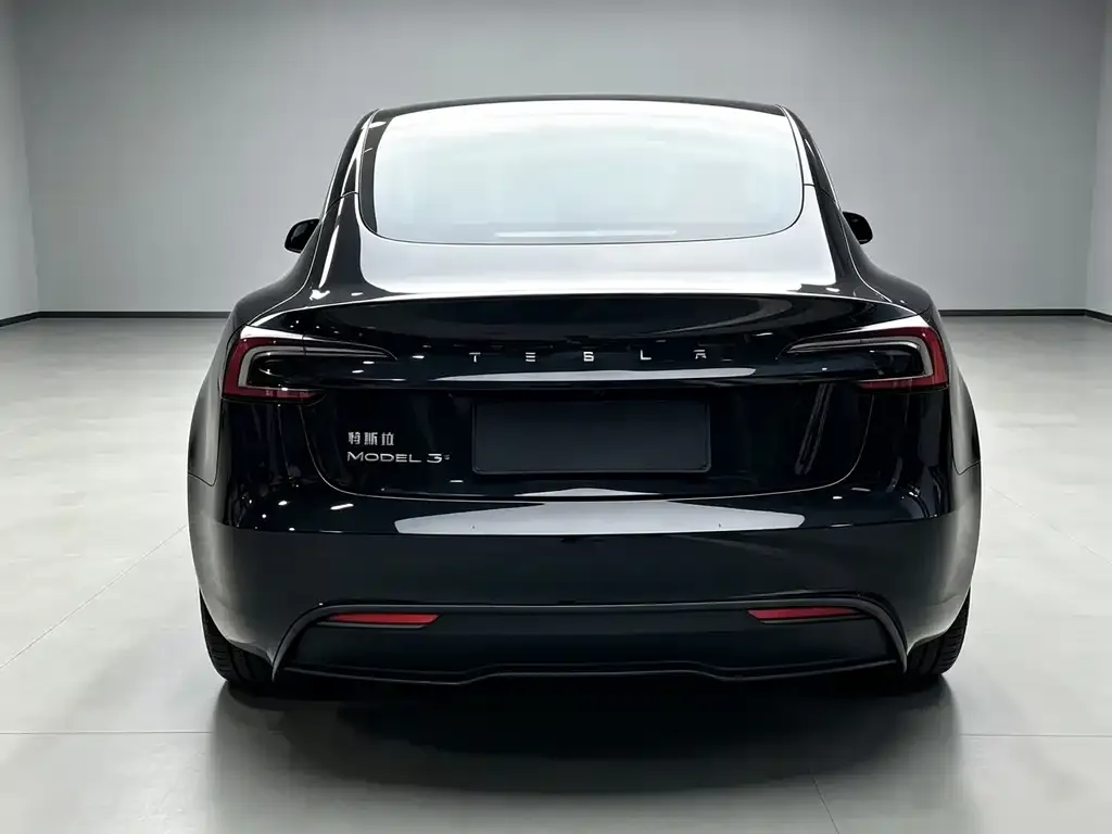 Tesla Model 3 — фото 2