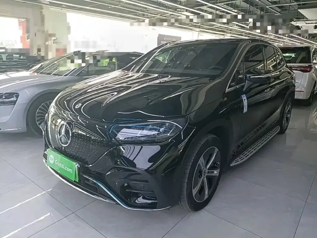 Mercedes-Benz EQE SUV — фото 1