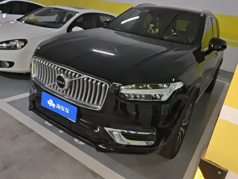 Volvo XC90 — фото 1