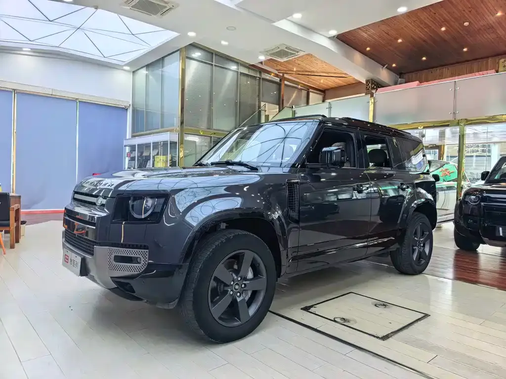 Land Rover Defender — фото 1