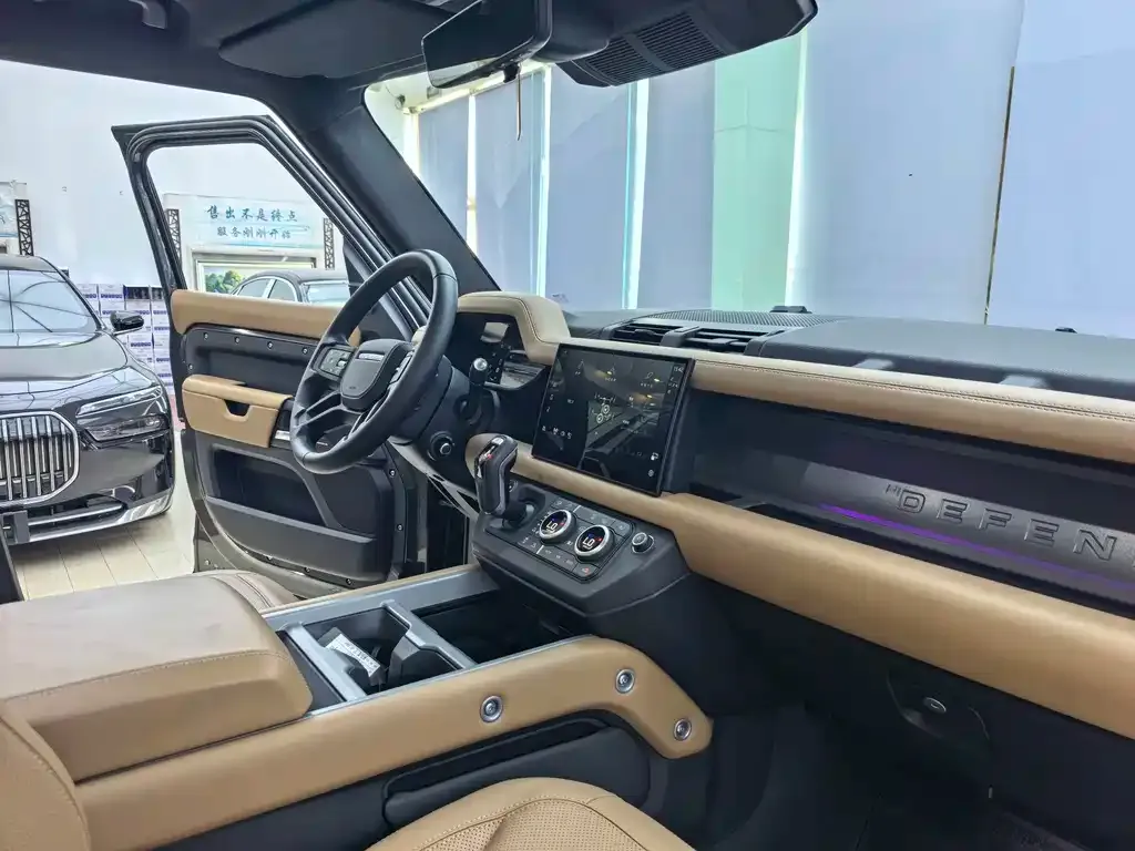Land Rover Defender — фото 10