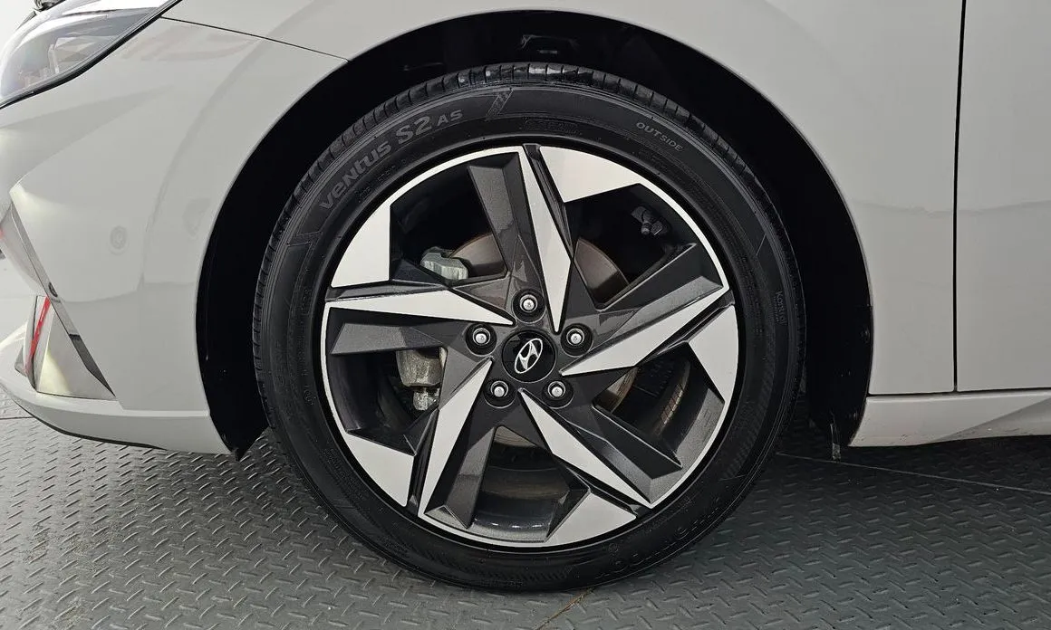 Hyundai AVANTE — фото 4