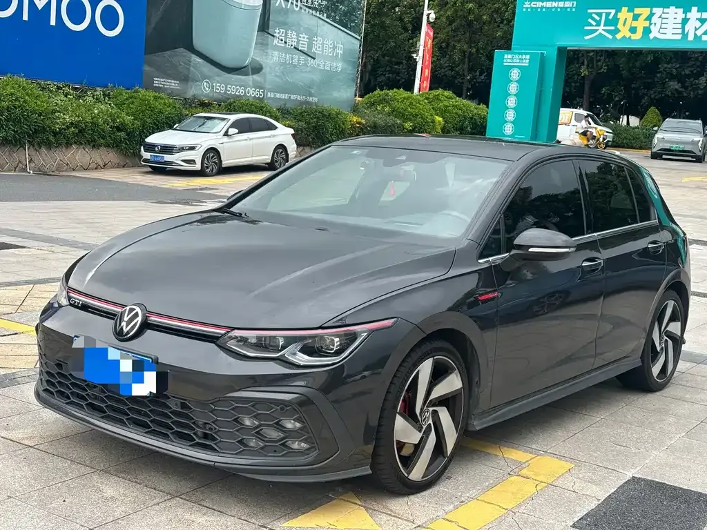 Volkswagen Golf GTI — фото 1