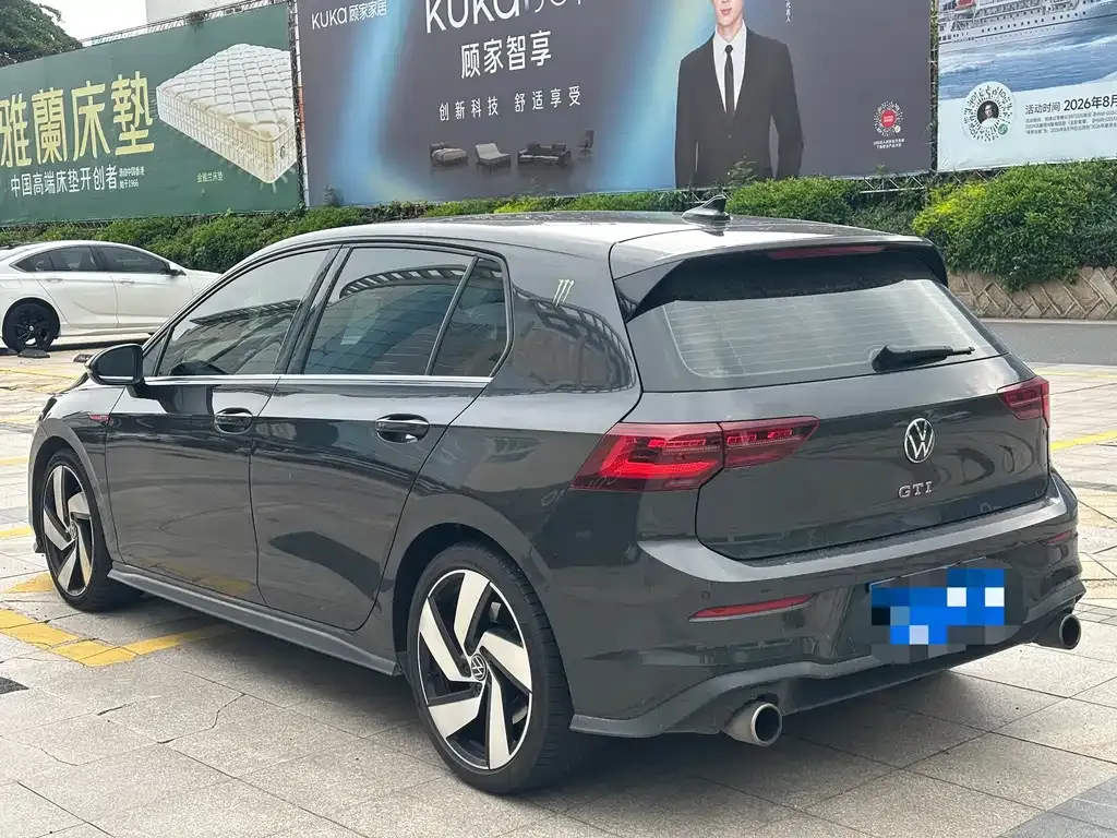 Volkswagen Golf GTI — фото 8