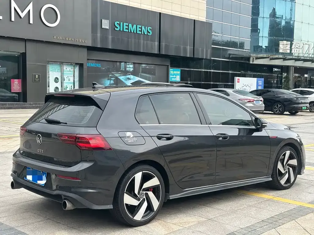 Volkswagen Golf GTI — фото 7