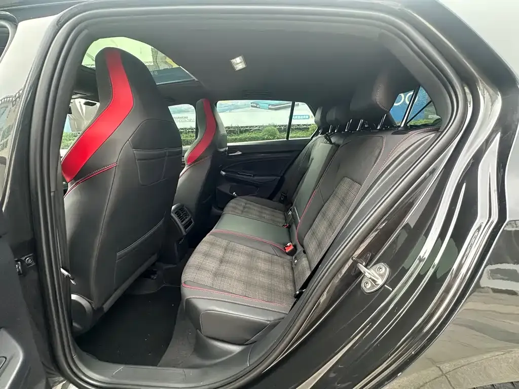 Volkswagen Golf GTI — фото 2