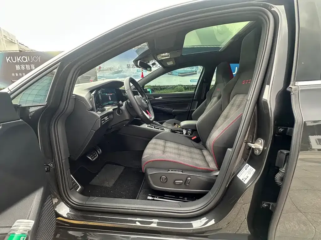 Volkswagen Golf GTI — фото 9