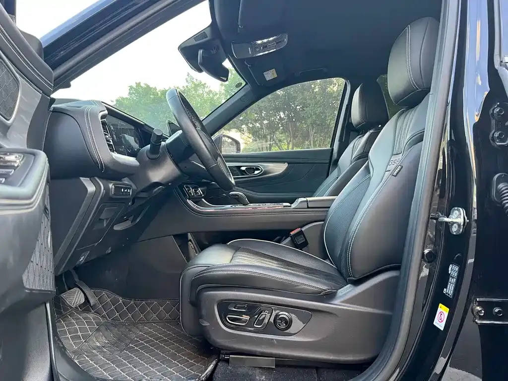 GAC Motor Trumpchi GS8 — фото 7