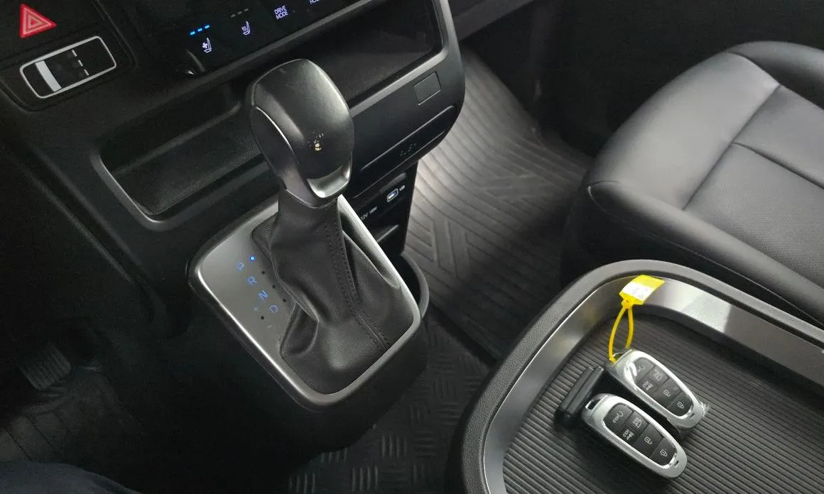 Hyundai Staria — фото 2