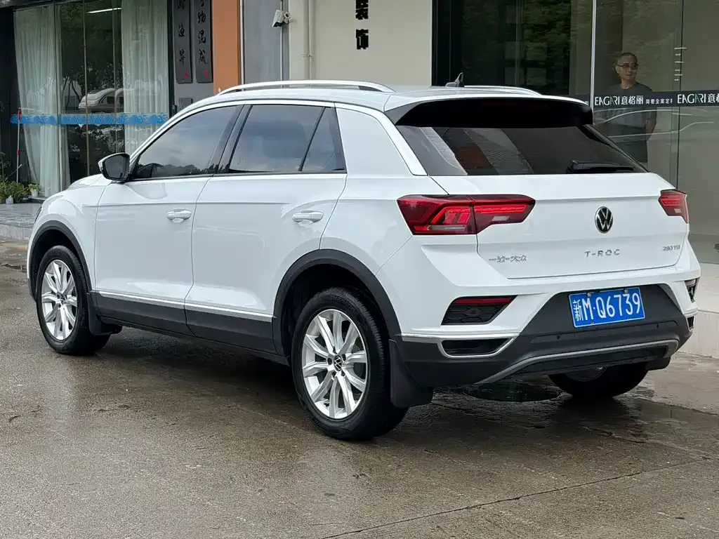 Volkswagen T-Roc — фото 2