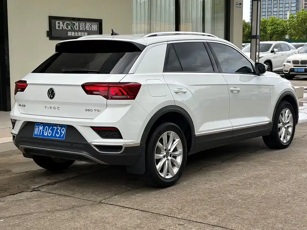 Volkswagen T-Roc — фото 7