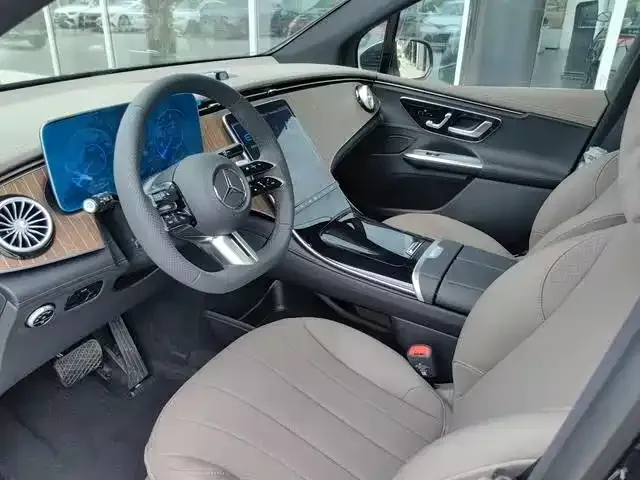 Mercedes-Benz EQE SUV — фото 2