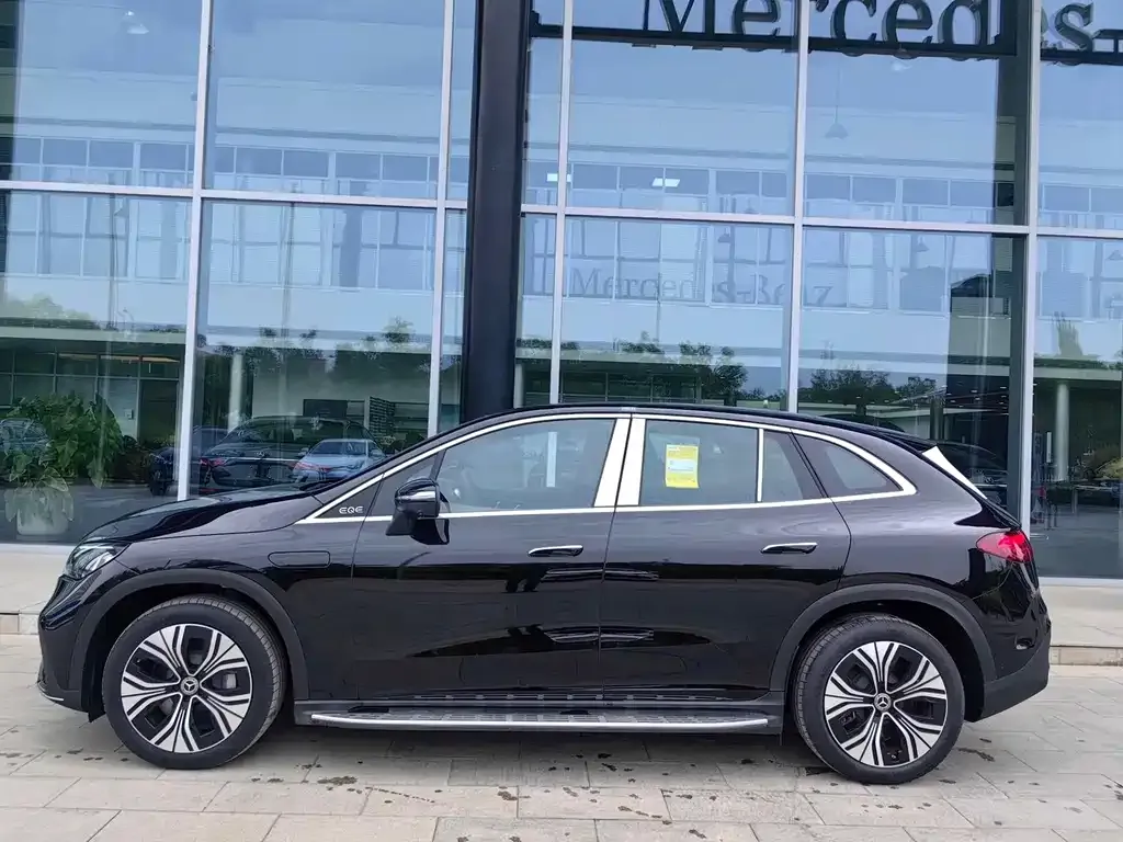 Mercedes-Benz EQE SUV — фото 3