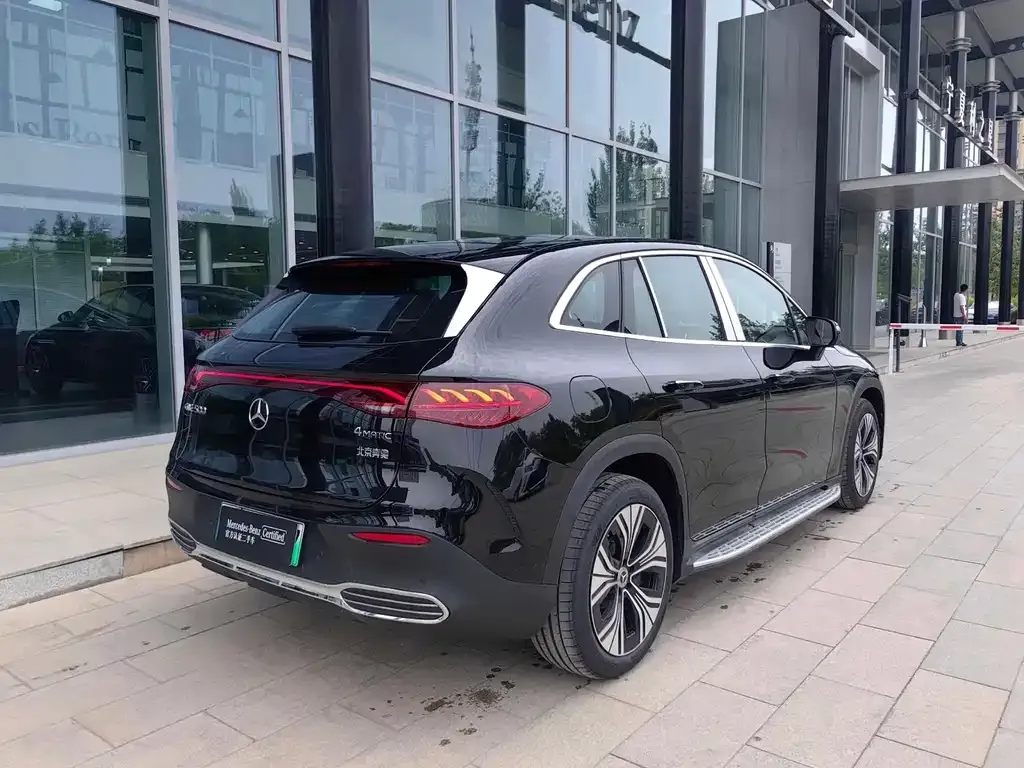 Mercedes-Benz EQE SUV — фото 4