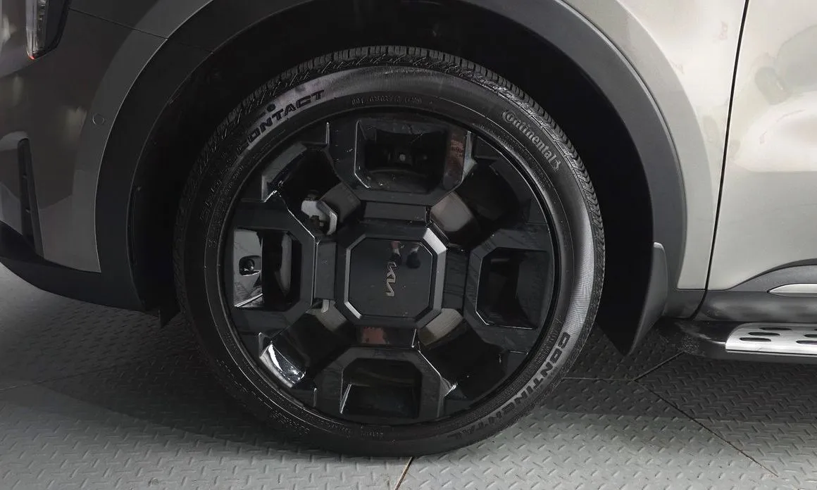 Kia Sorento — фото 6