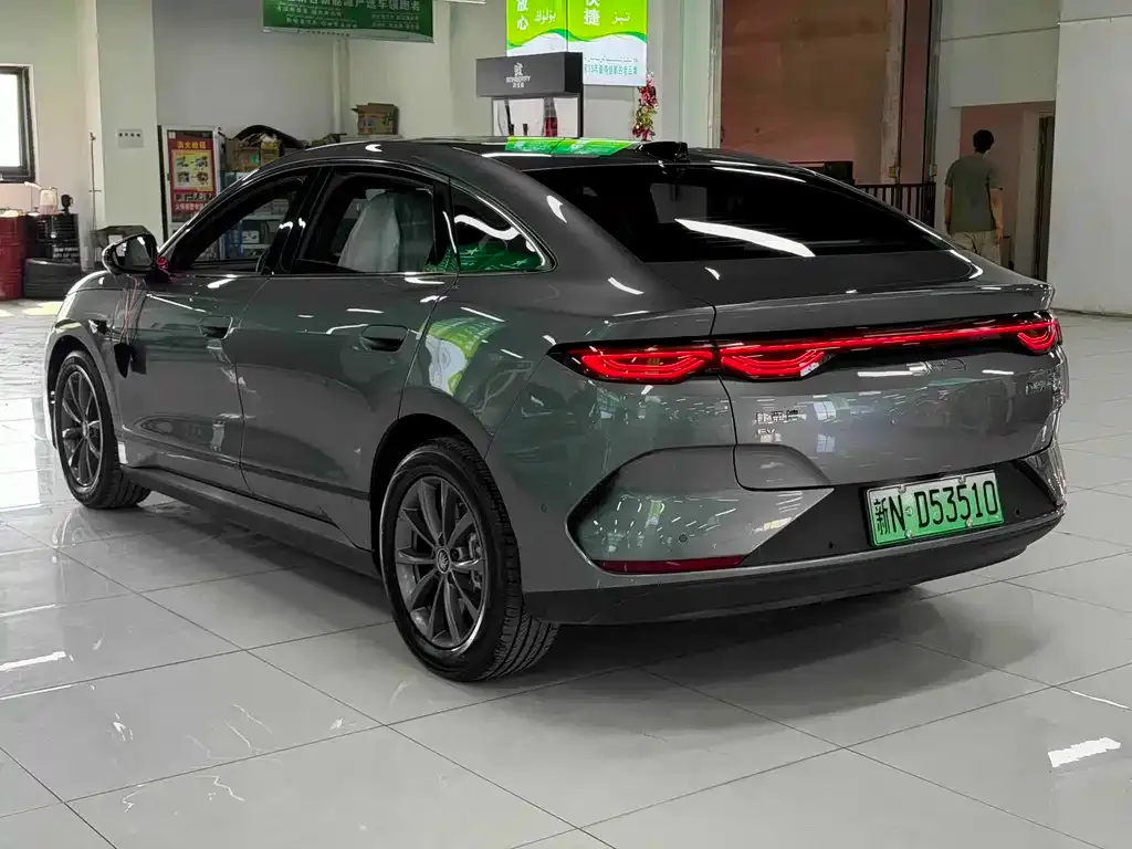 BYD Qin L — фото 8