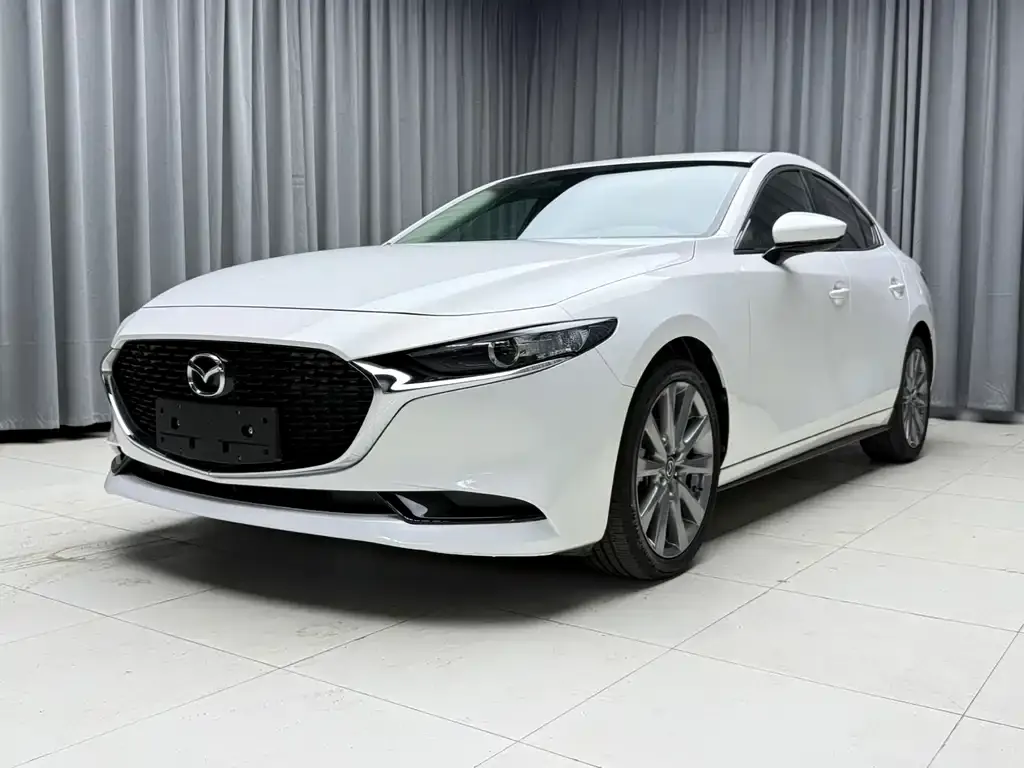 Mazda 3 Axela — фото 1