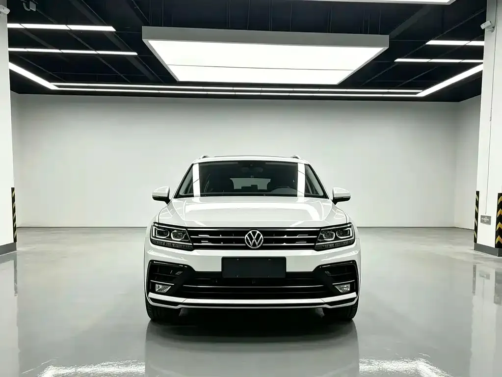 Volkswagen Tiguan L — фото 4