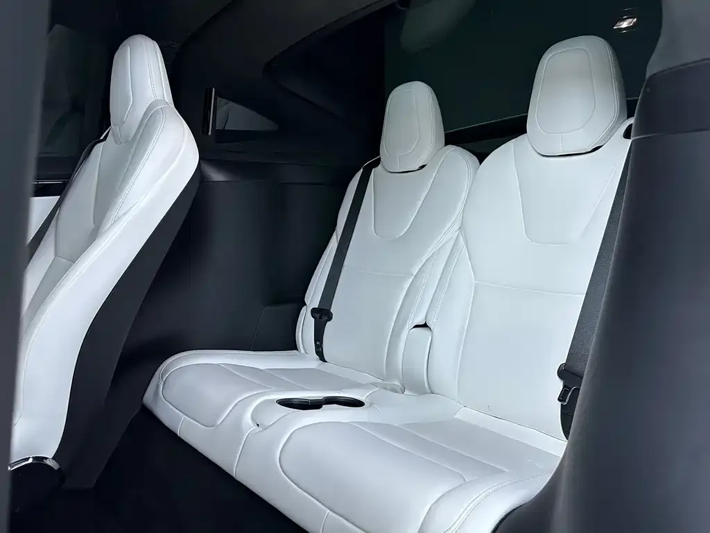 Tesla Model X — фото 3
