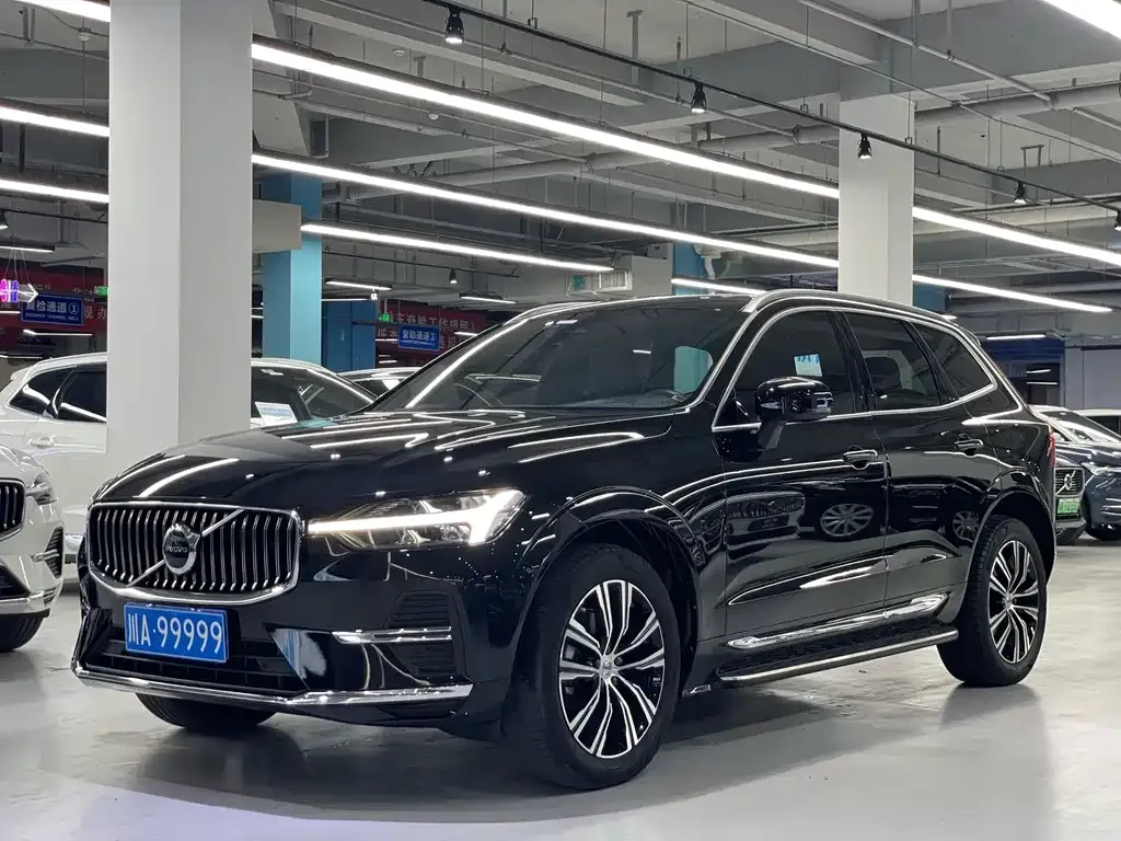 Volvo XC60 — фото 1