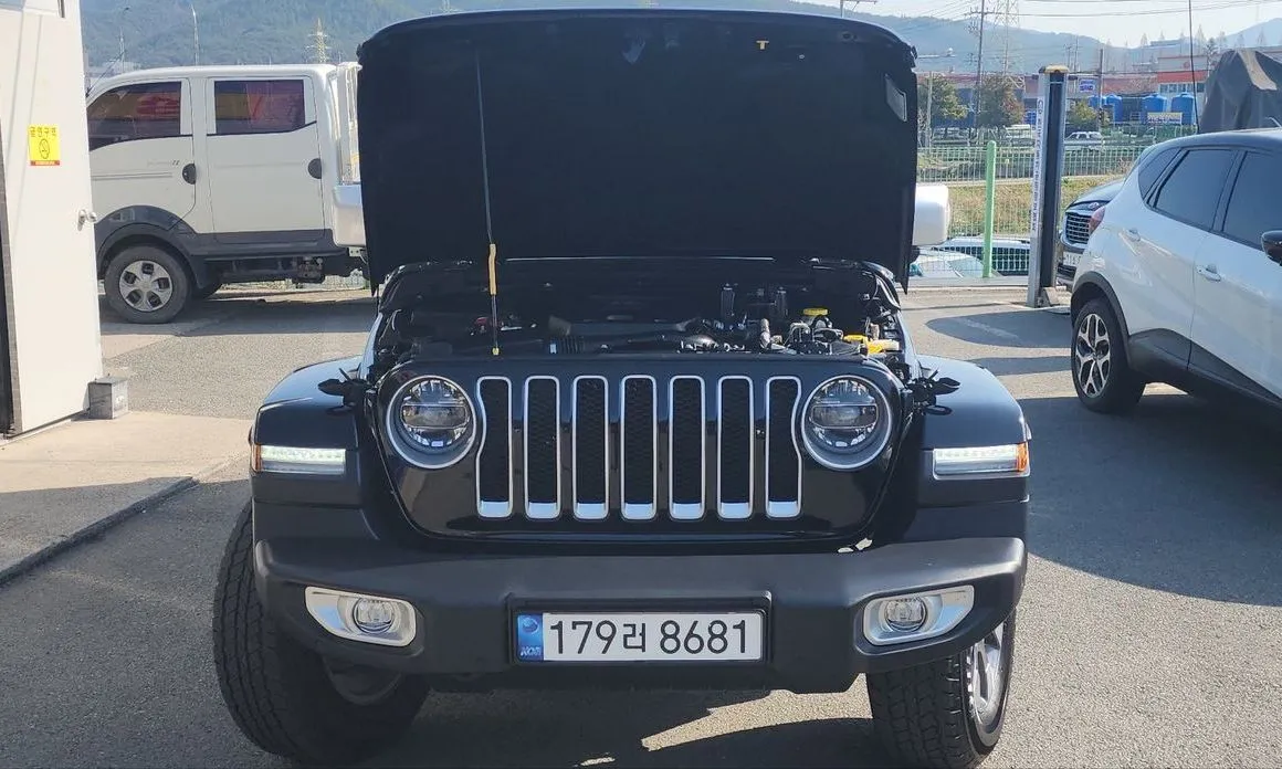 Jeep Wrangler — фото 6