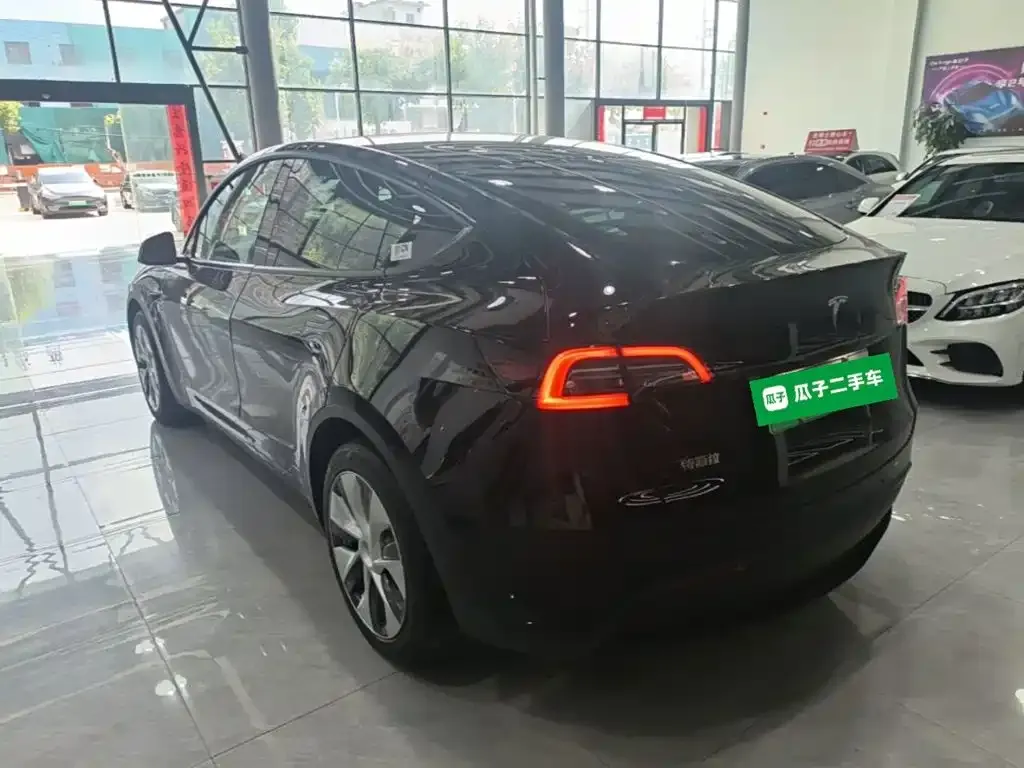 Tesla Model Y — фото 4