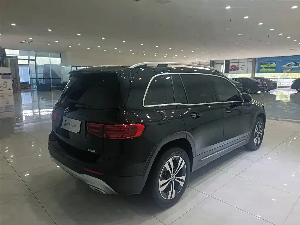 Mercedes-Benz GLB — фото 2