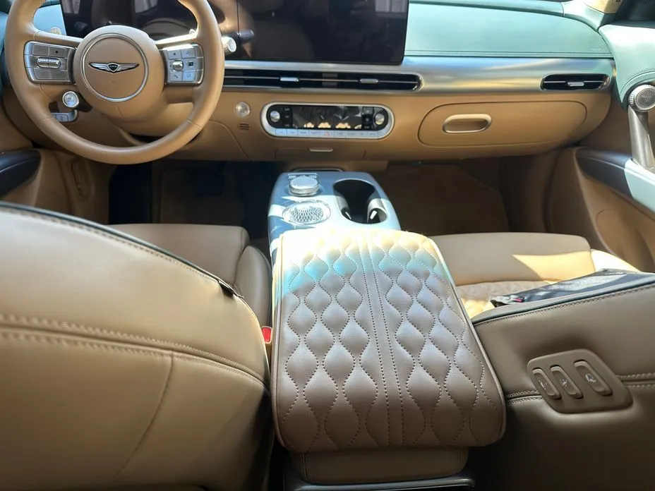 Genesis GV60 — фото 10