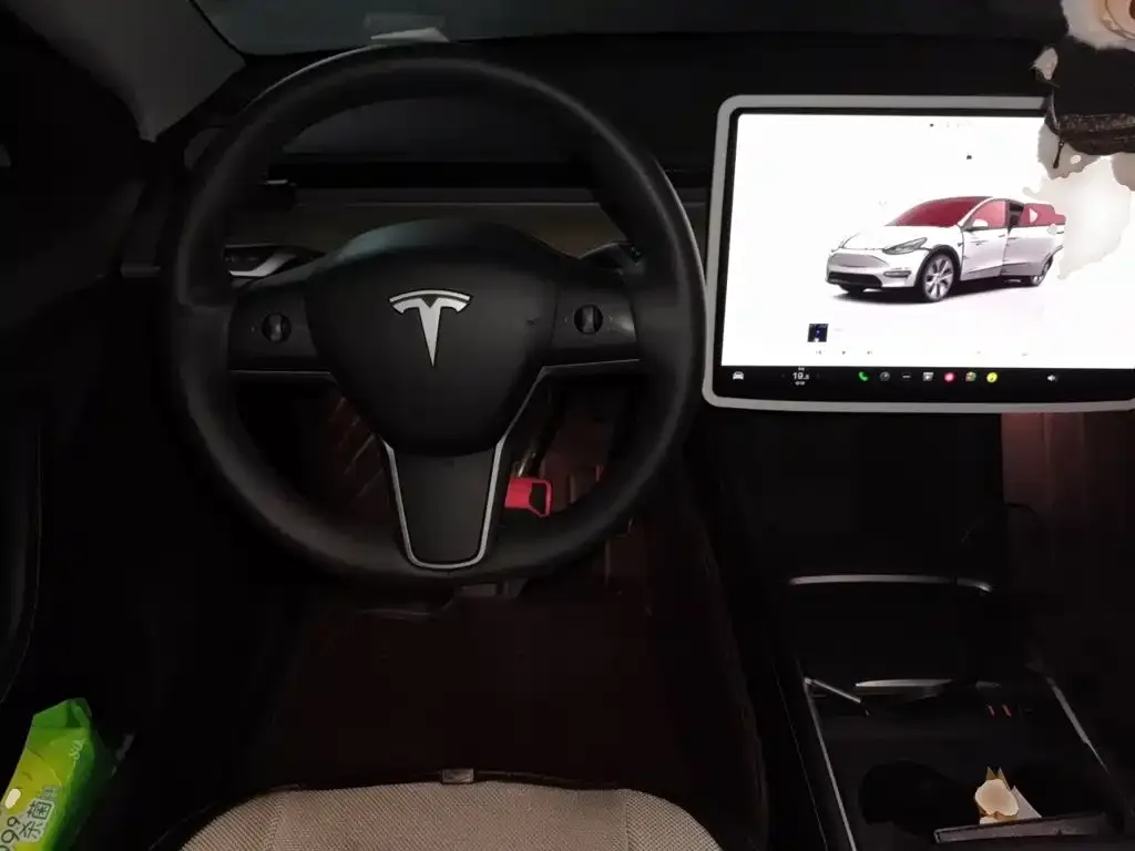 Tesla Model Y — фото 7