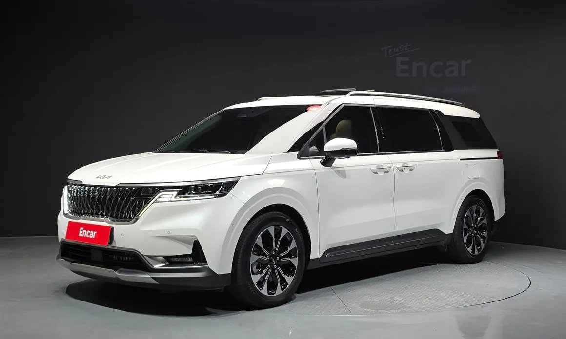Kia Carnival — фото 1