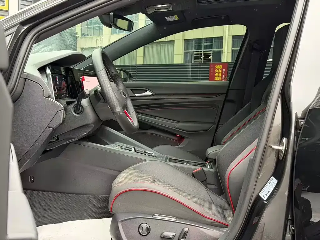 Volkswagen Golf GTI — фото 7