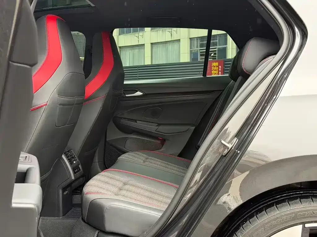 Volkswagen Golf GTI — фото 8