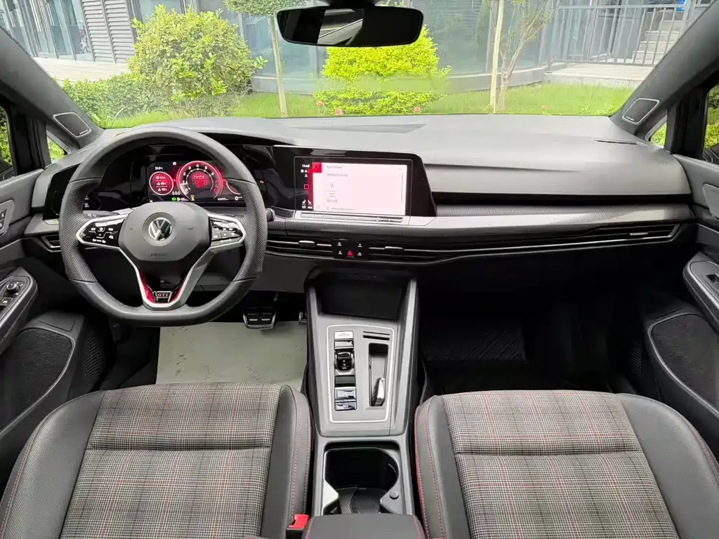 Volkswagen Golf GTI — фото 6