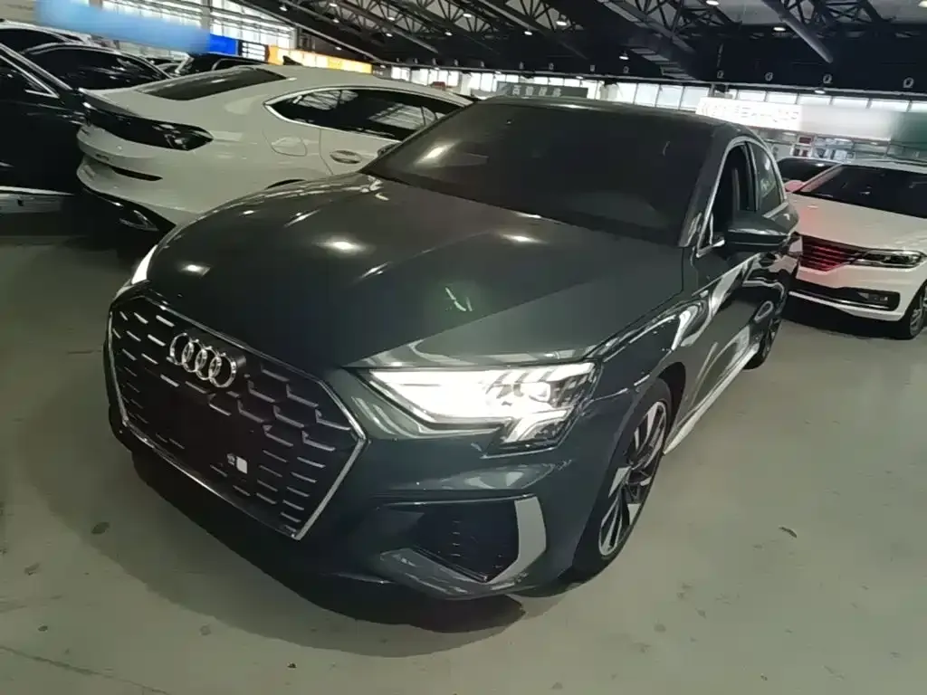 Audi A3 — фото 1