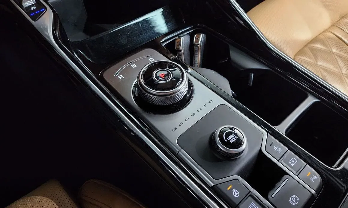 Kia Sorento — фото 10