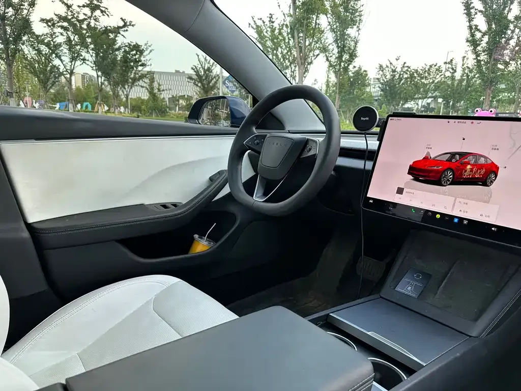 Tesla Model 3 — фото 5