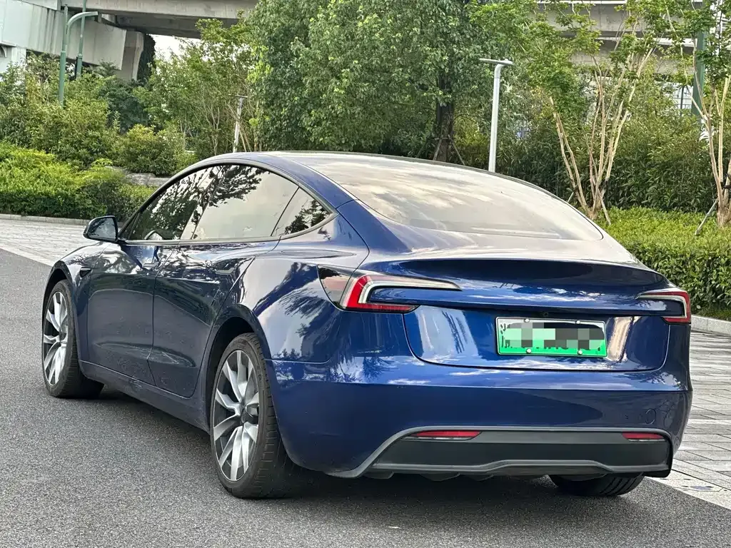 Tesla Model 3 — фото 8