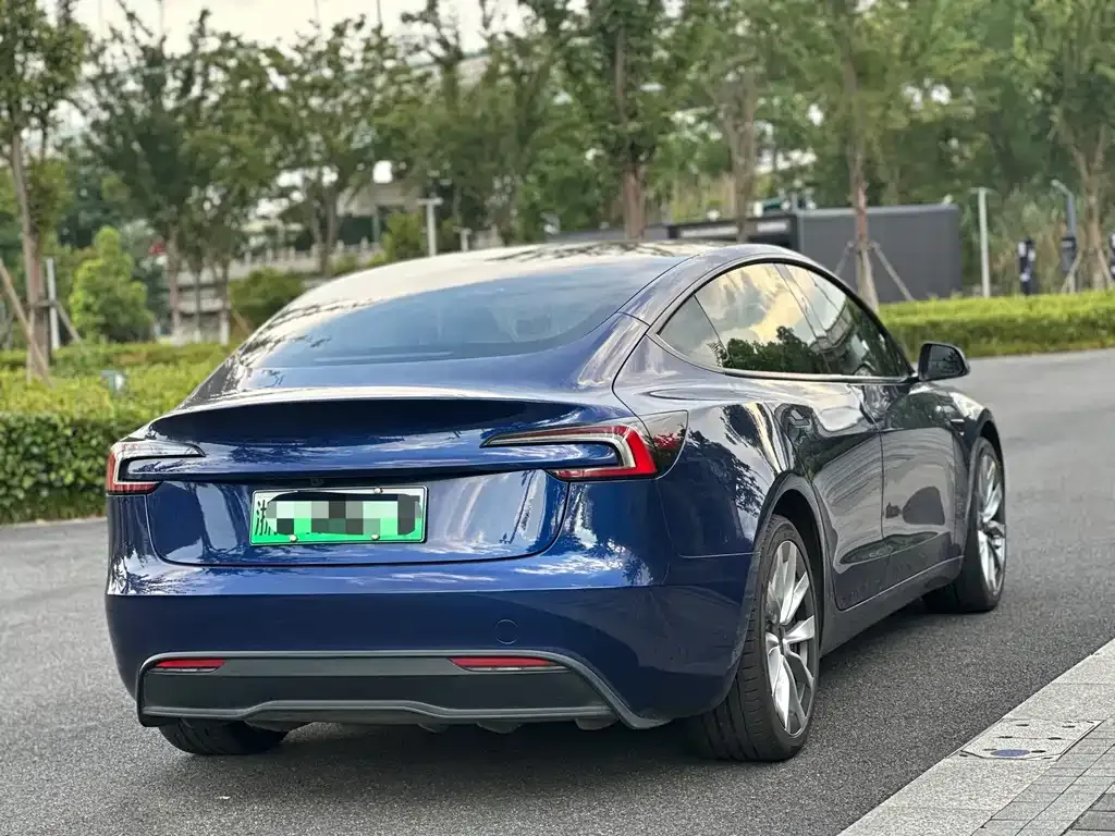 Tesla Model 3 — фото 9