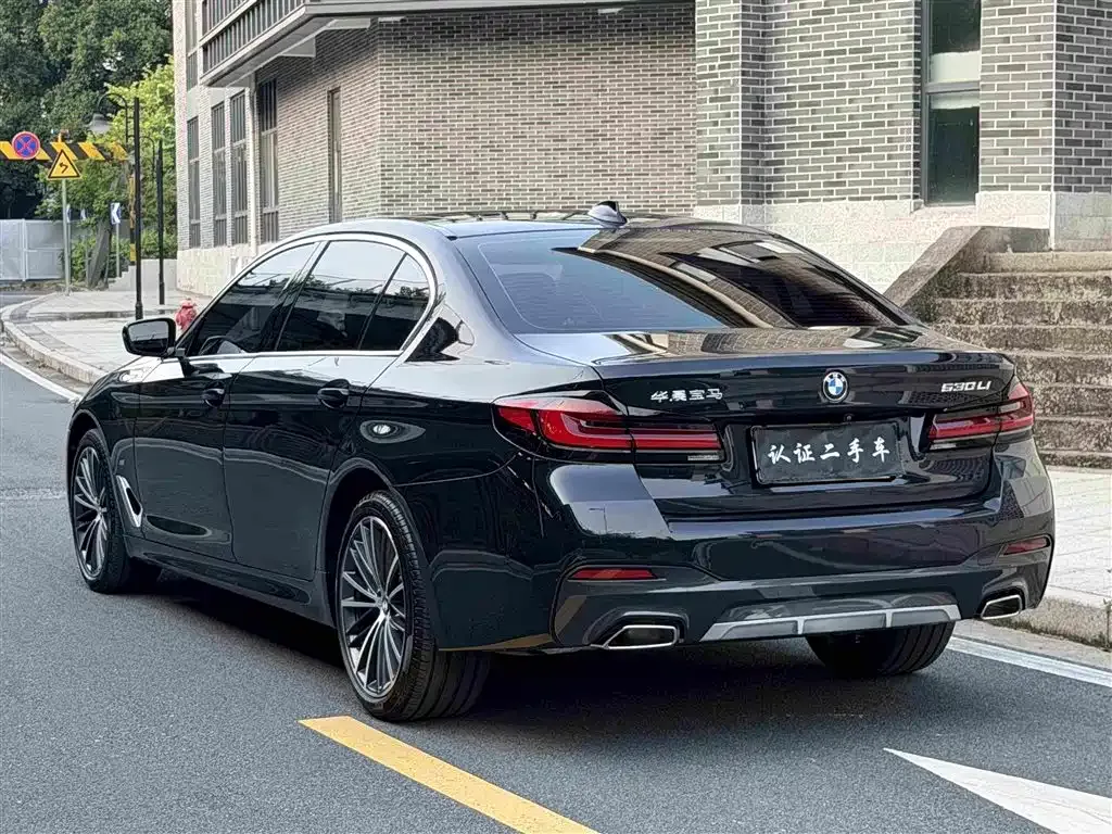 BMW 5 Series — фото 10